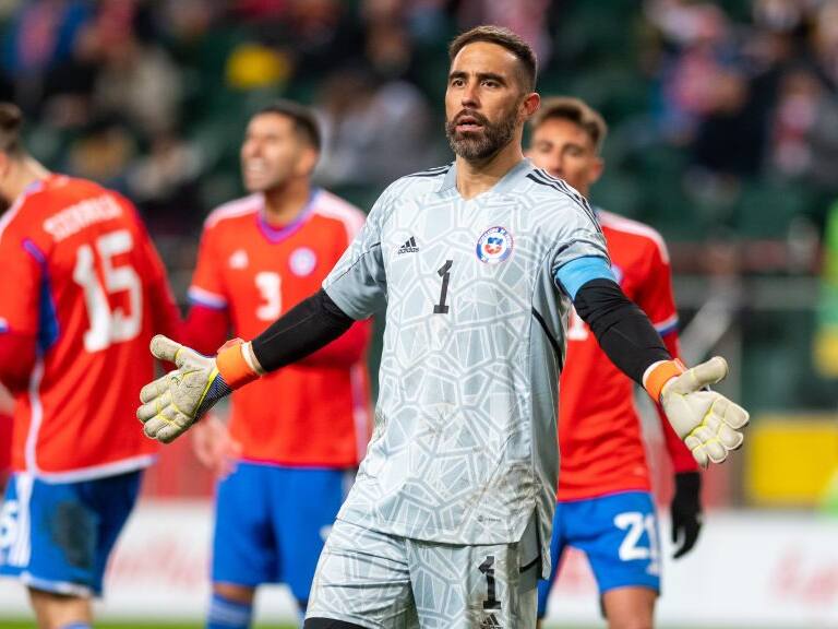Claudio Bravo y su nueva ausencia en La Roja: «Me sorprende el trato»