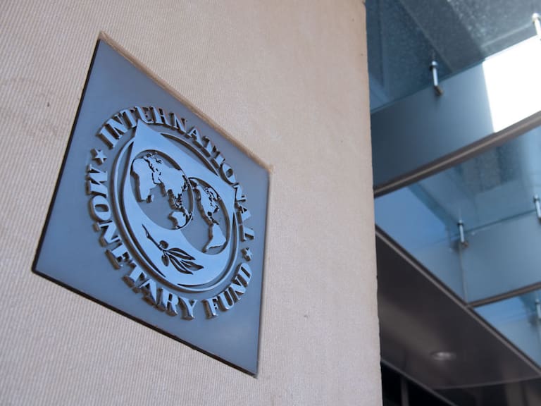 FMI destaca la política fiscal de Chile y recomienda evitar nuevos retiros de pensiones