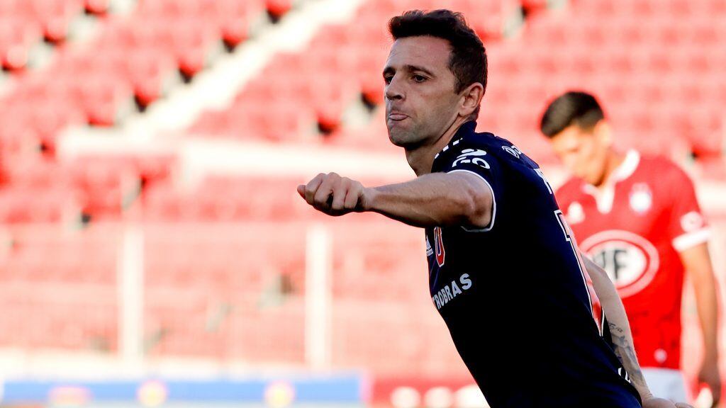 20 de Diciembre del 2020/SANTIAGOWalter Montillo(c) celebra su primer gol y el 1 a 0 de Universidad de Chile ,durante el partido valido por la Vigésimo Quinta fecha del Campeonato Nacional AFP PlanVital 2020, entre Universidad de Chile vs Huachipato, disputado en el Estadio Nacional.
FOTO:FRANCISCO LONGA/AGENCIAUNO