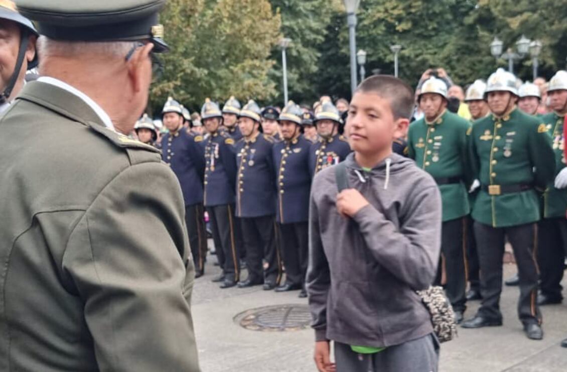 Bomberos de Chile niño homenajeado, Bomberos