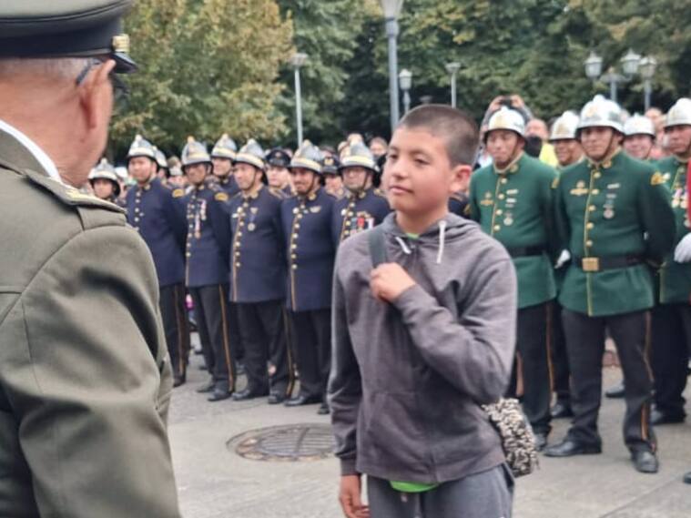 Bomberos de Chile niño homenajeado, Bomberos