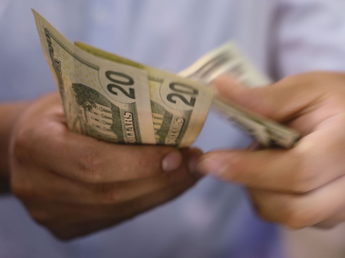 ¿Cómo cambiar el cupo en dólares de la tarjeta de crédito a pesos chilenos?: en qué fijarse y qué precauciones debes tomar