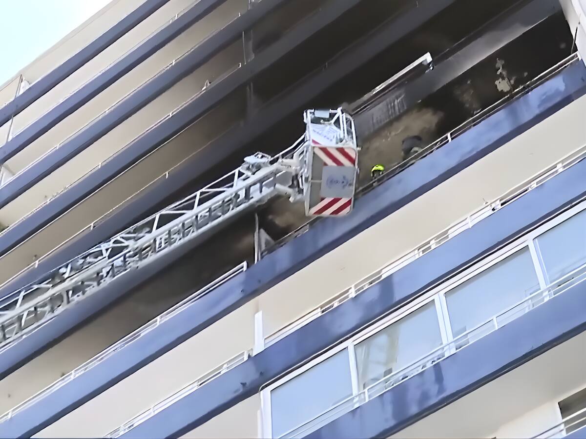Incendio en piso 9 de edificio en Quinta Normal obliga evacuación masiva de residentes: confirman muerte de mascotas