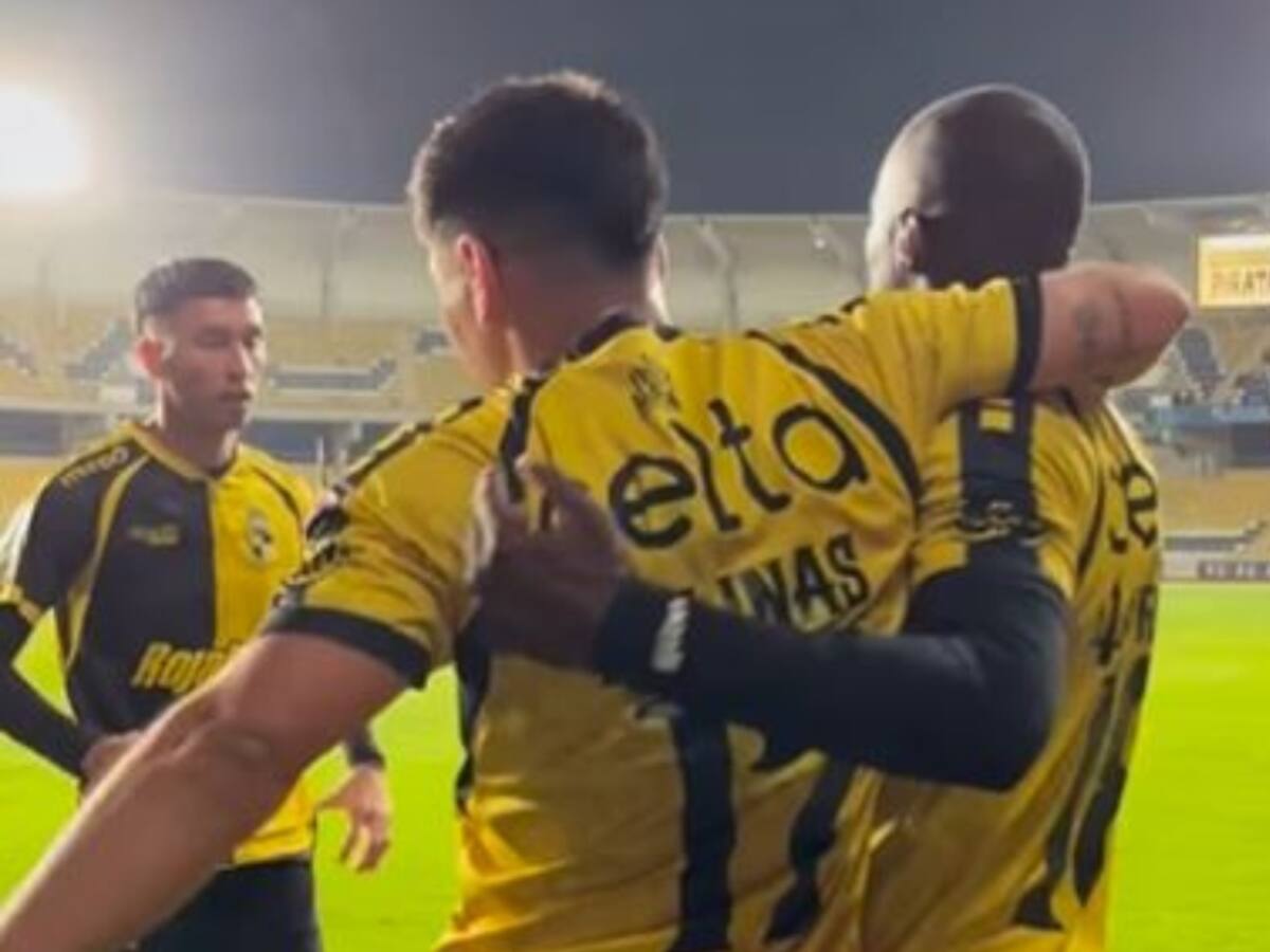 Los piratas siguen soñando: Coquimbo Unido derrota a Deportes Iquique y sigue como líder del fútbol chileno