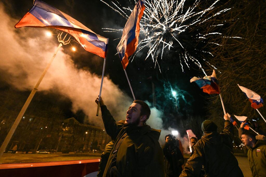 Celebraciones de habitantes en la República Popular de Donetsk