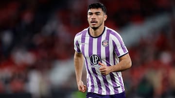 Referente del plantel: Gabriel Suazo protagonizó estreno de la inesperada nueva camiseta del Toulouse FC