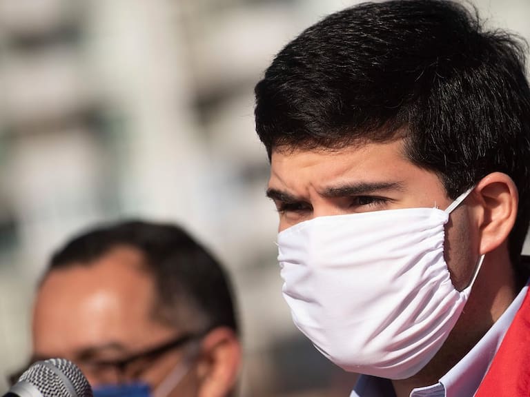 Julio Isamit es el quinto ministro en cuarentena preventiva por Covid-19