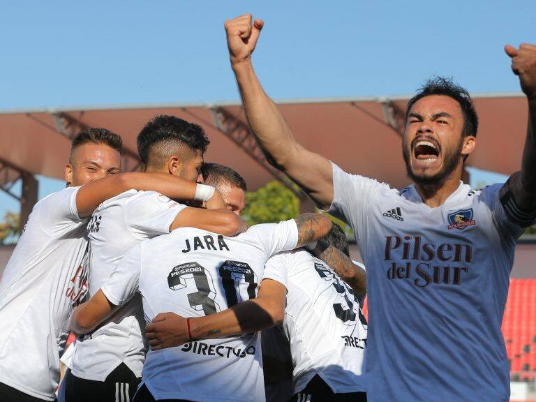 17 de Febrero del 2021/TALCAPablo Solari(c) celebra su primer gol y el 1 a 0 de Colo Colo ,durante el partido del descenso del Campeonato Nacional AFP PlanVital 2020, entre Colo Colo vs Universidad de Concepcion, disputado en el Estadio Fiscal de Talca.
FOTO:FRANCISCO LONGA/AGENCIAUNO