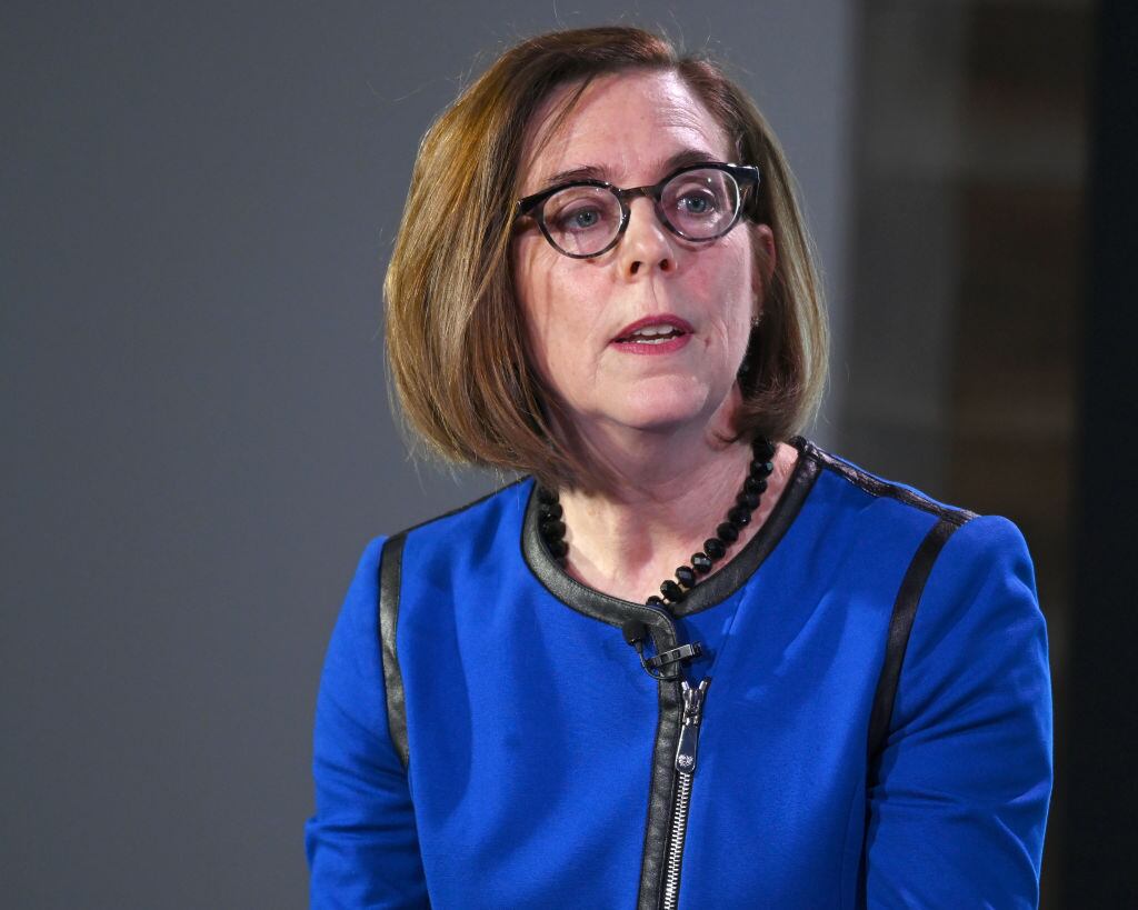 La gobernadora de Oregon Kate Brown