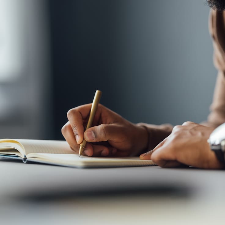Qué significa seguir usando una agenda y un calendario de papel, según experta en psicología