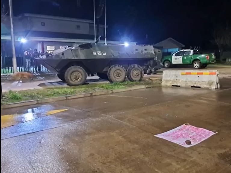 Macrozona sur: grupo armado ataca retén de Carabineros en zona rural de Victoria
