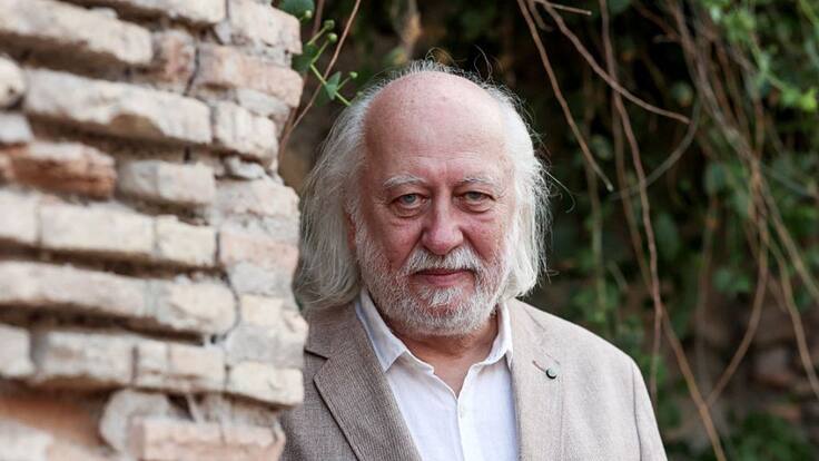 “Reafirma el poder del arte”: escritor húngaro László Krasznahorkai gana el Premio Nobel de Literatura 2025