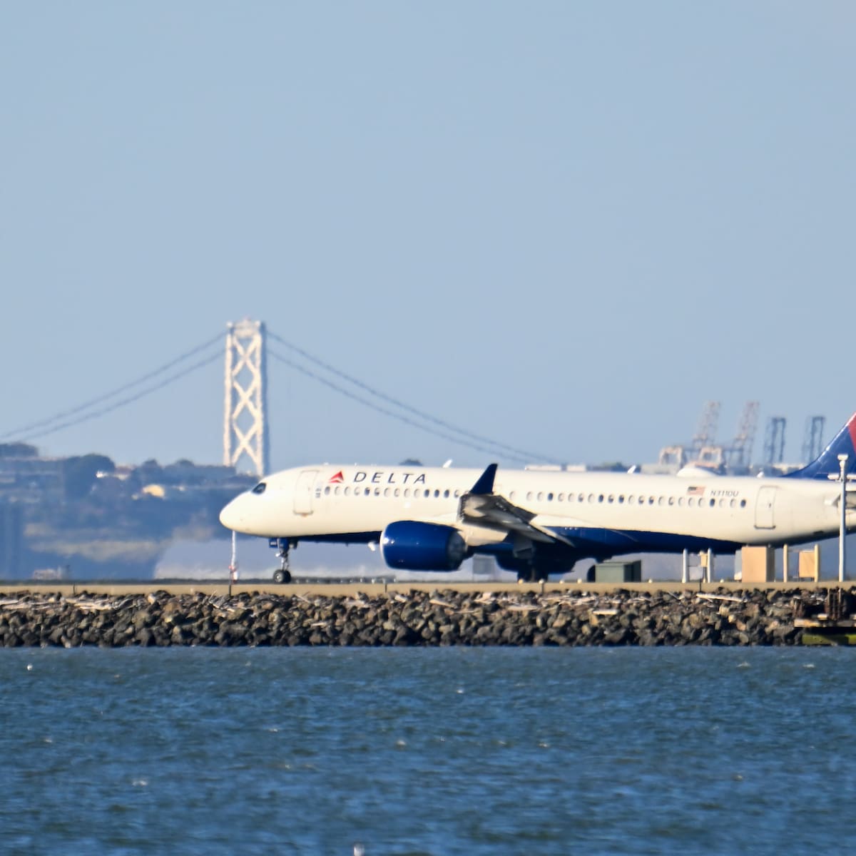 Grave desperfecto obliga a avión de Estados Unidos a aterrizar de emergencia en el norte de Chile