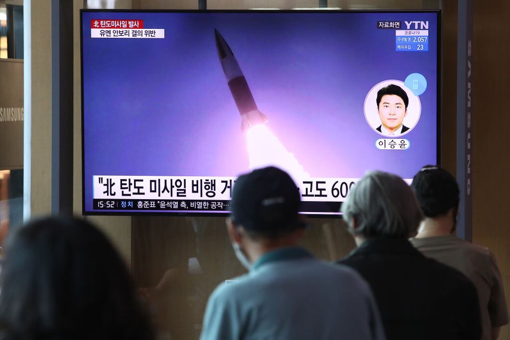 Televisión de Corea del Sur informa el lanzamiento de misiles norcoreanos
