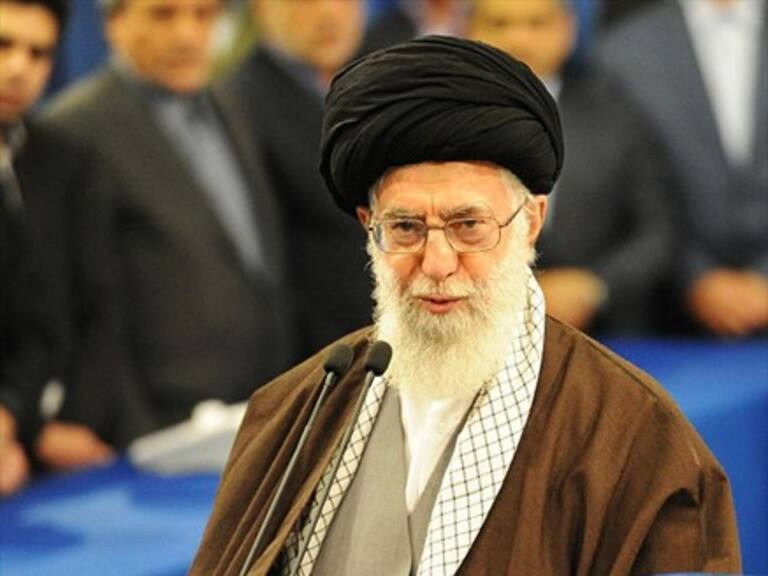 Ayatolá Alí Jamenei: «Lo importante es terminar con la sediciosa presencia de EE.UU. en la región»