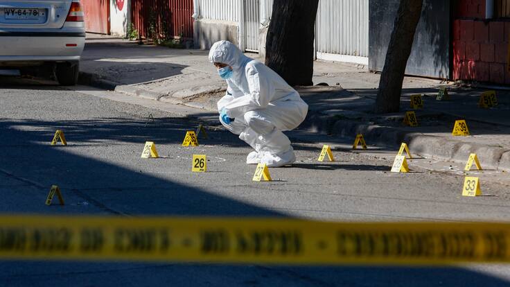 Hombre es asesinado a balazos en Recoleta: sujetos le dispararon por la espalda