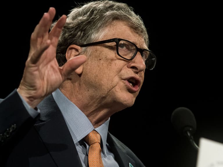 Bill Gates dando un discurso