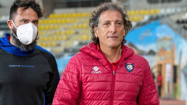 Mario Salas le baja el perfil a la salida de Pablo Solari en Colo Colo: "Tienen jugadores para suplirlo a la misma altura o incluso más"