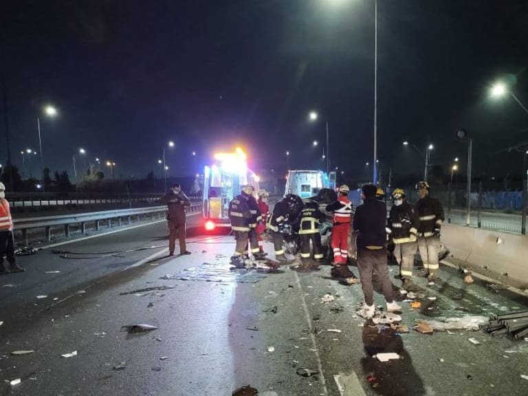 Grave accidente se registró en autopista Vespucio Sur: Pista de sector Camino a Lonquén se encuentra cerrada