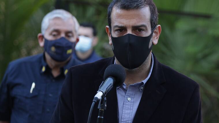 Ministro del Interior por policías