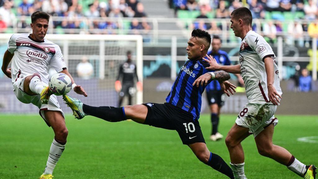 Diego Valencia participa en derrota de la Salernitana ante el Inter