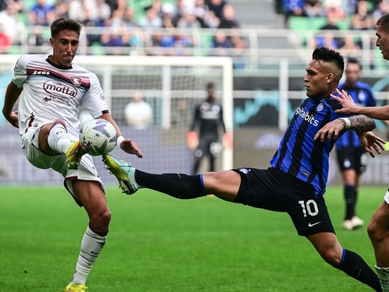 Diego Valencia participa en derrota de la Salernitana ante el Inter