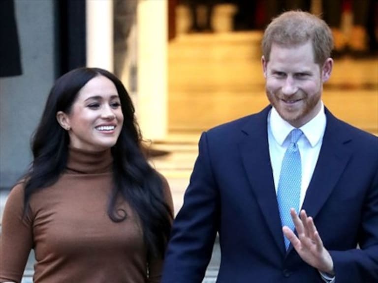 Príncipe Harry y Meghan Markle dejarán la primera línea de la familia real y se independizarán