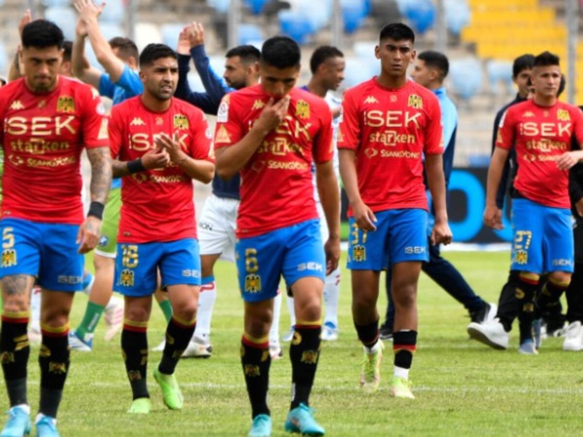 Unión Española acusa que la ANFP obliga a los jugadores para que usen el logo de una casa de apuestas online en sus camisetas