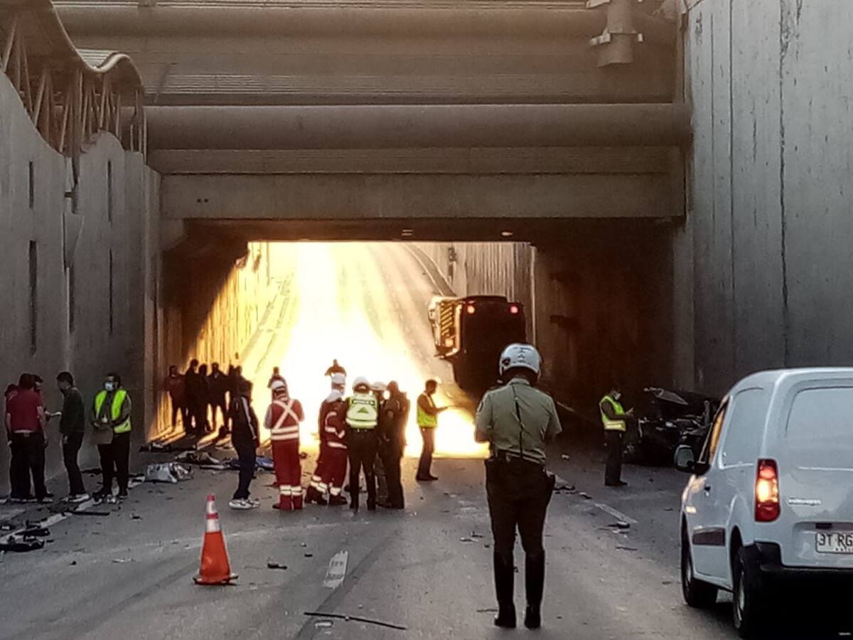 Accidente vehicular en La Cisterna resultó con una persona fallecida