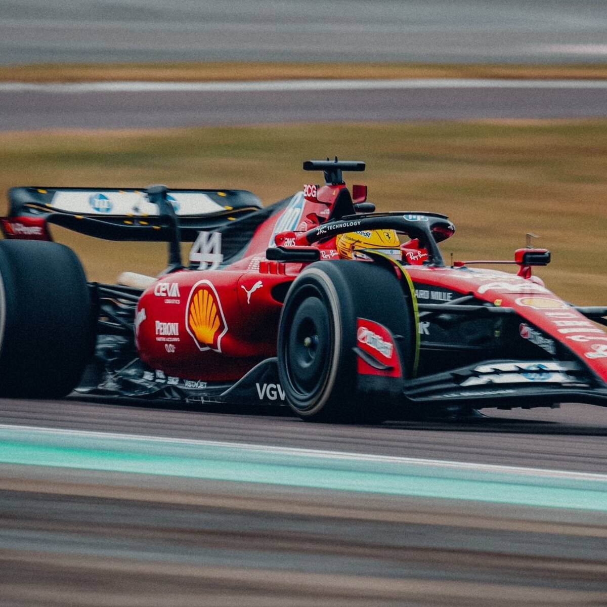 Sí, es una realidad: así fueron las vueltas de Lewis Hamilton manejando para Ferrari en Fiorano