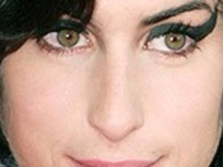 Hermano de Amy Winehouse aseguró que su hermana murió de bulimia