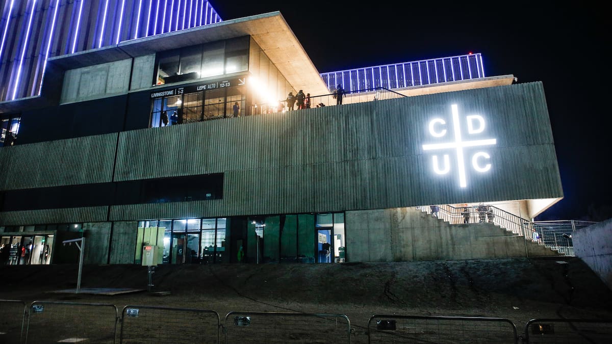 El Foro Madrid impacta a la UC y obliga a suspender actividades en San Carlos de Apoquindo