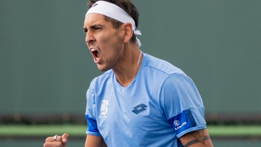 Alejandro Tabilo despacha a Thompson para alcanzar los octavos de final de Indian Wells
