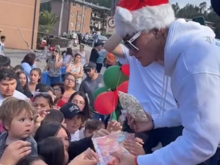 Hans Valdés sorprendió a vecinos con caravana navideña en Constitución
