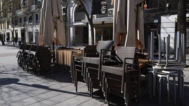 MADRID, SPAIN - MARCH 13: Tables and chairs at Fuencarral street terraces after Madrid's Mayor announced that he would order the closure of terraces in the Spanish capital, and recommends the bars and restaurants to close due to the coronavirus crisis on March 13, 2020 in Madrid, Spain. Today known cases of Covid-19 in Madrid are 2.000, this is about half the total across the country. Spain is now the second hardest hit European country next to Italy with 90 reported deaths, 56 in Madrid. (Photo by Carlos Alvarez/Getty Images)