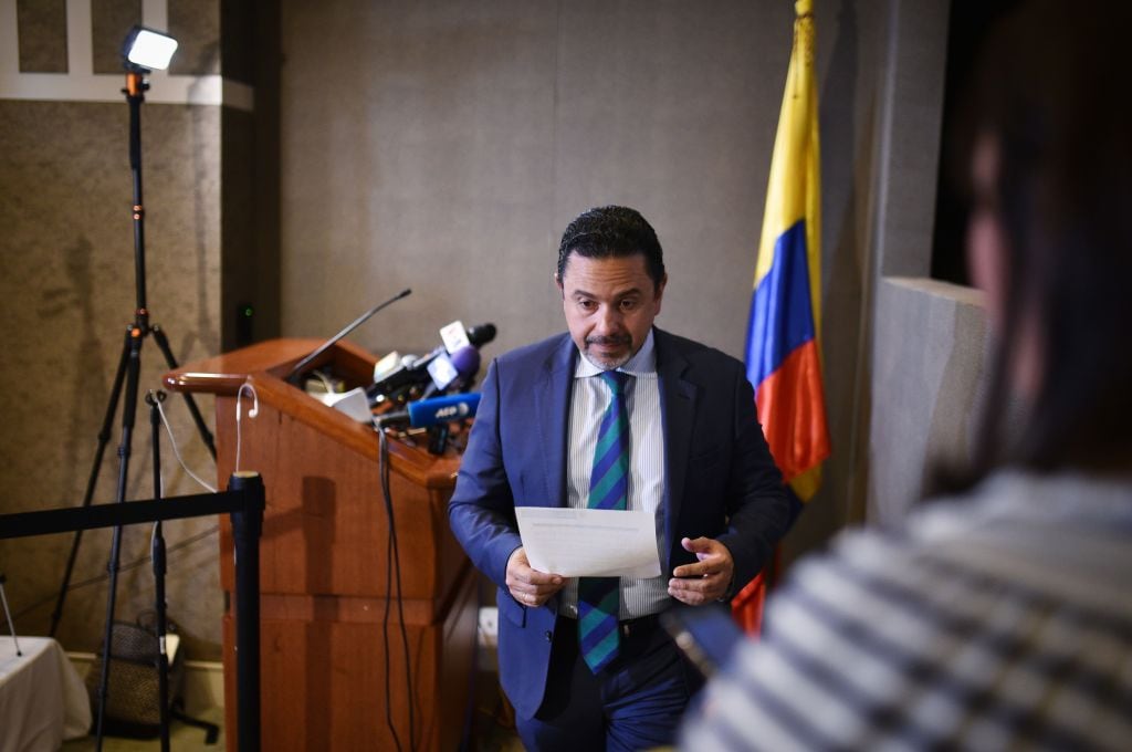 Miguel Ceballos tras el término de una conferencia de prensa
