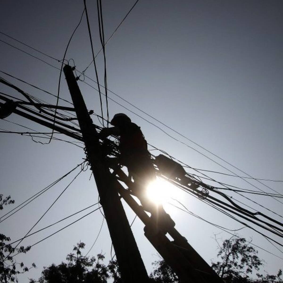 Encuentran sin vida a hombre en las cercanías de una torre de alta tensión en Renca: habría estado robando cable