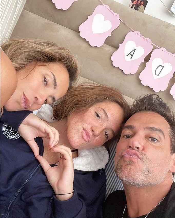 Angélica Castro, Cristián De la Fuente y su hija | Instagram