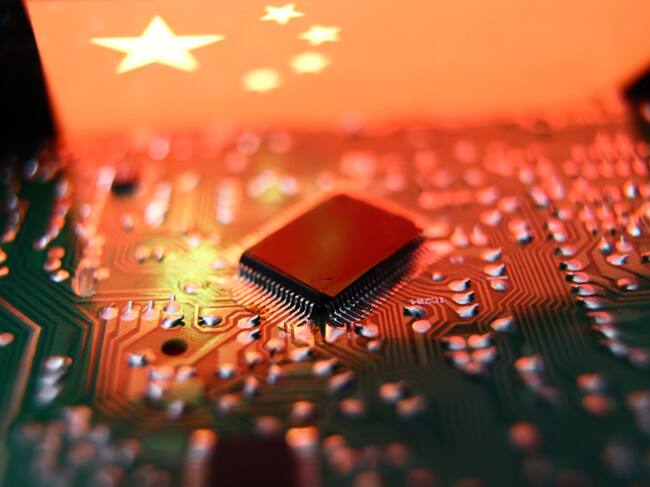 Imagen recreativa de los microchips y China