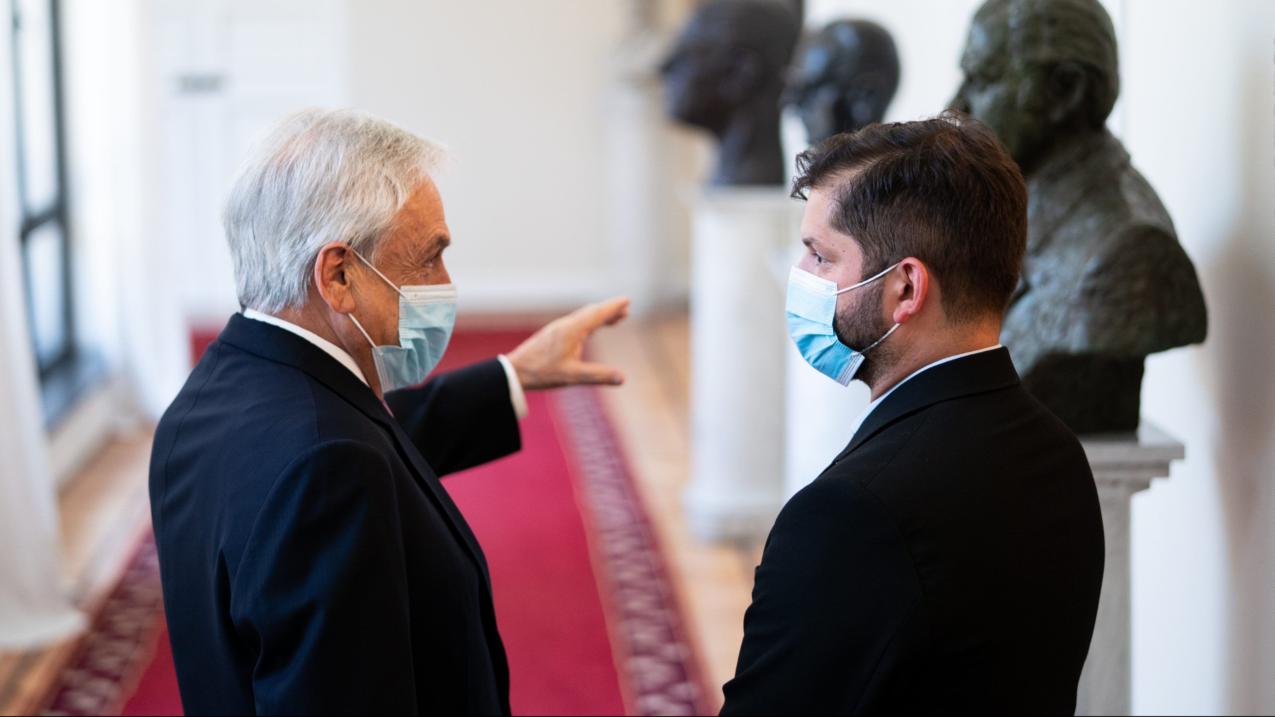 20 de diciembre del 2021/SANTIAGOEl presidente electo Gabriel Boric, realiza un punto de prensa tras sostener una reunión con el Presidente de la República, en el Palacio de La Moneda.
FOTO: PRESIDENCIA/AGENCIAUNO