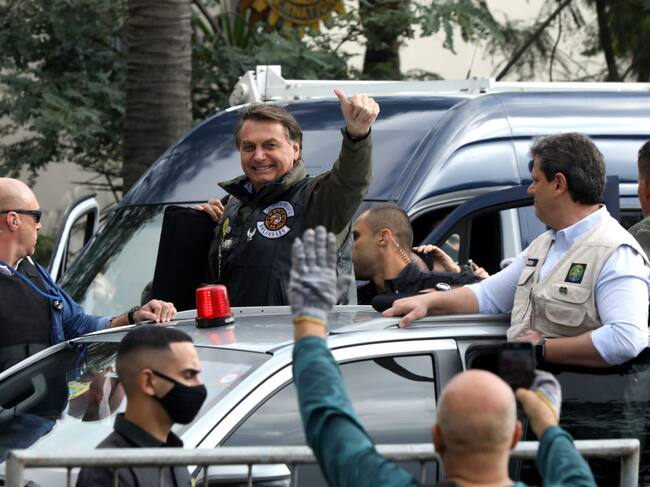 Jair Bolsonaro se reúne con sus fanáticos de ultraderecha