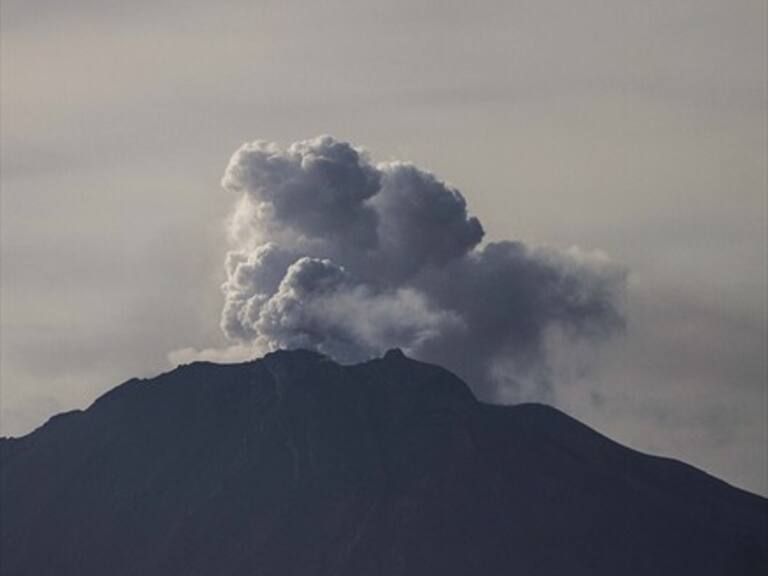 Fotógrafo chileno ganó premio internacional por imagen del volcán Calbuco