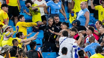“Esto es un desastre”: Jugadores de Uruguay explican por qué se fueron a los golpes con hinchas colombianos