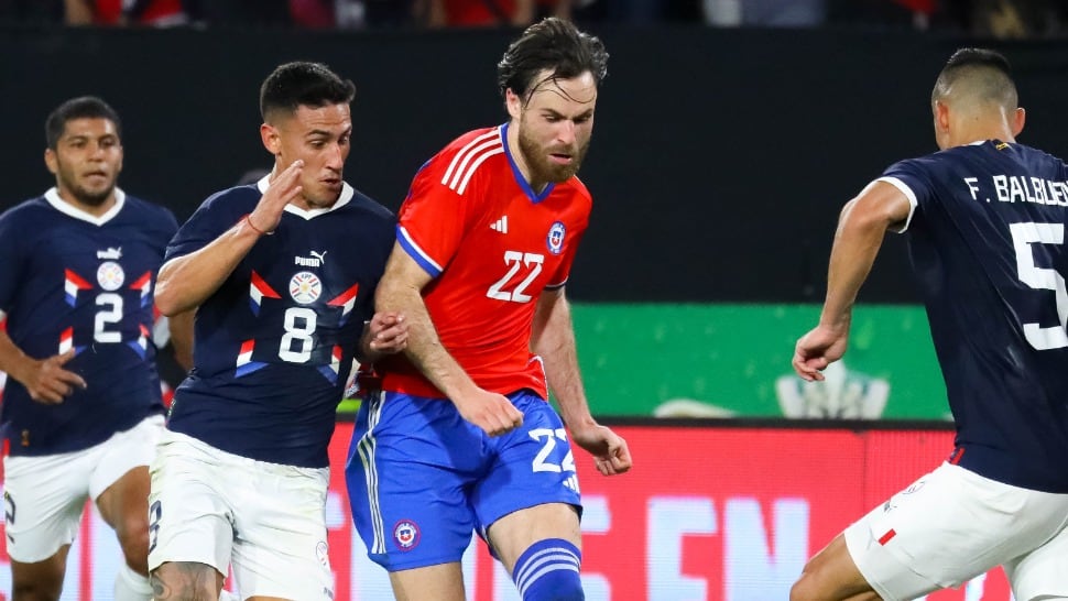 DT de Ben Brereton comenta la lesión que sufrió el delantero ante Paraguay: "Fue inteligente de su parte pensar en el club"