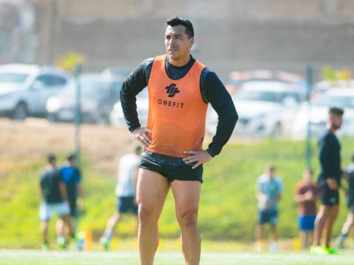 Batacazo: Esteban Paredes entrena con San Antonio Unido y podría volver al fútbol profesional