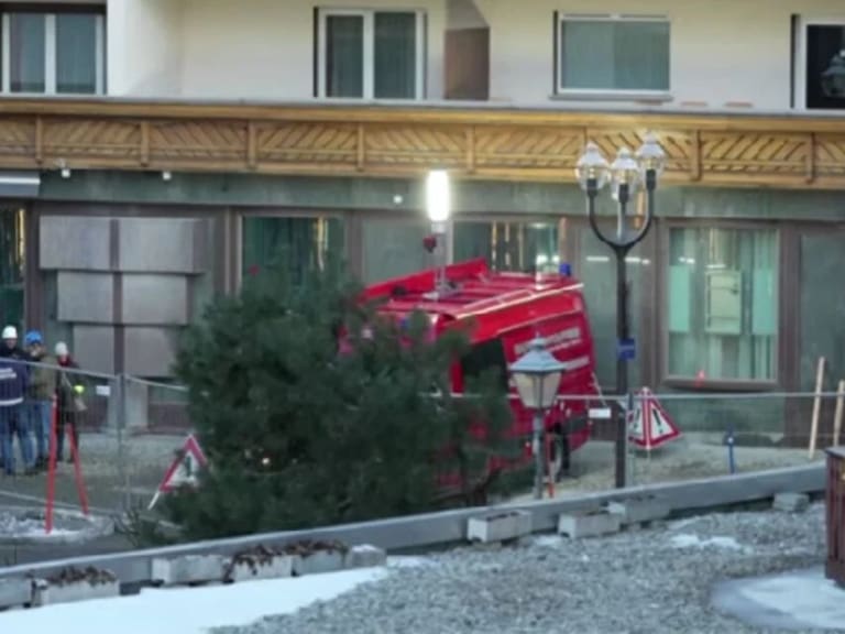 Incendio en estación de esquí en Suiza deja decenas de muertos durante Año Nuevo