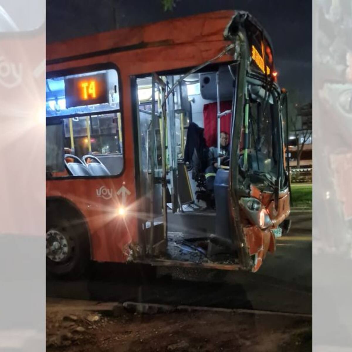 Conductor de bus del sistema Red manejó desde El Bosque a Las Condes bajo los efectos de las drogas: botó tres postes, un semáforo, un árbol y chocó varios automóviles