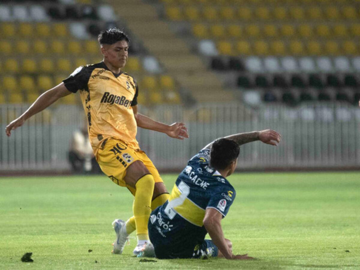 Coquimbo Unido tuvo una espectacular reacción en el epílogo ante Everton para empatarle un partido que parecía perdido