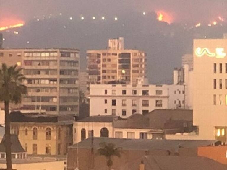 Incendio afecta al sector de Miraflores Alto en Viña del Mar