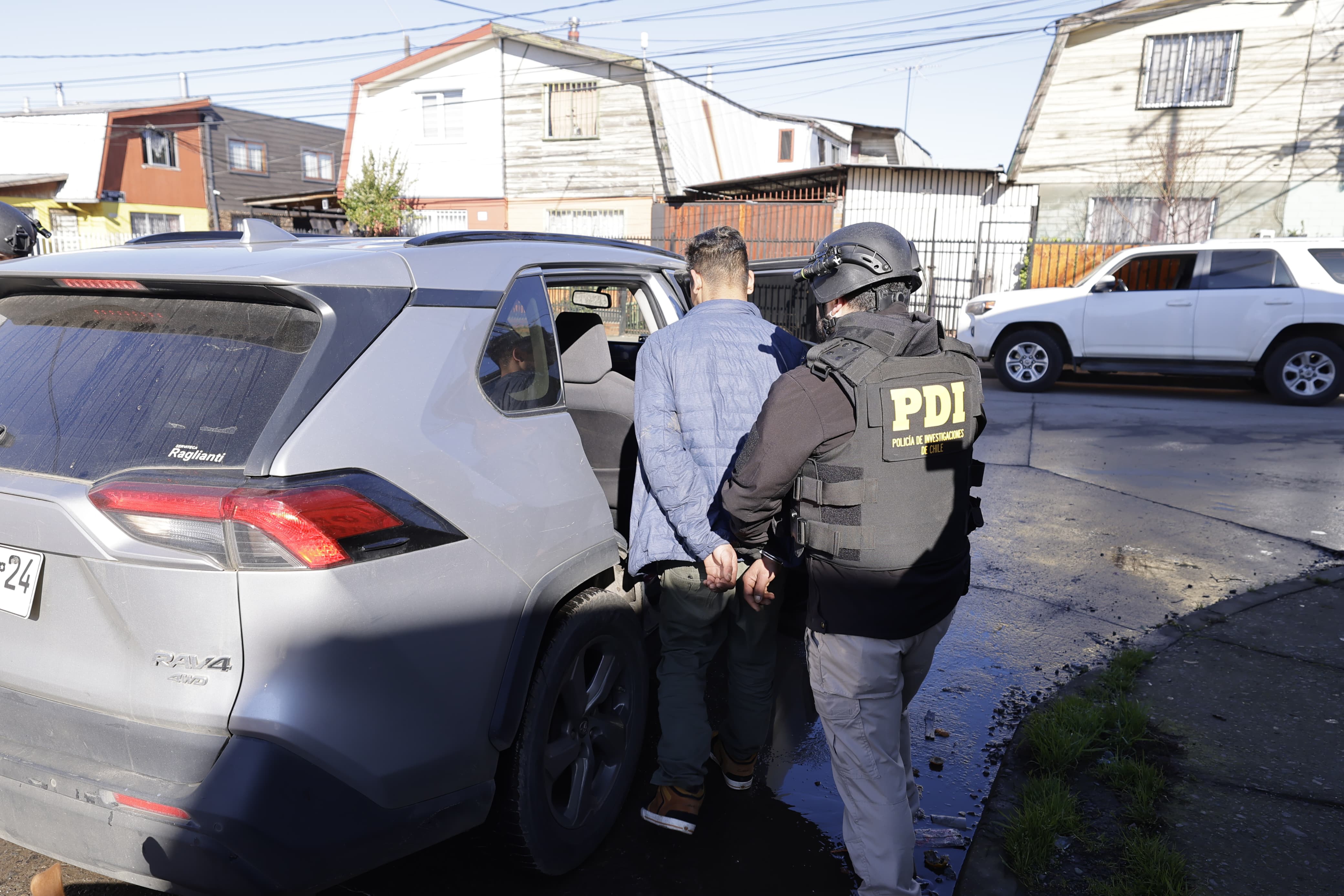 Concretaban encuentros por aplicación de citas: PDI detiene a dos sujetos por secuestros con violación
